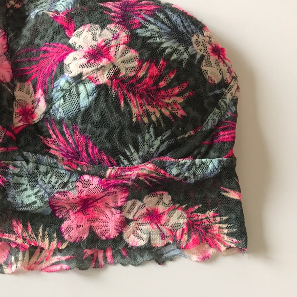 PINK VICTORIA’S SECRET HI NECK LACE BRA BRALETTE - Picture 4 of 6